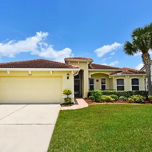 Four-bedroom Pool Holiday home Davenport